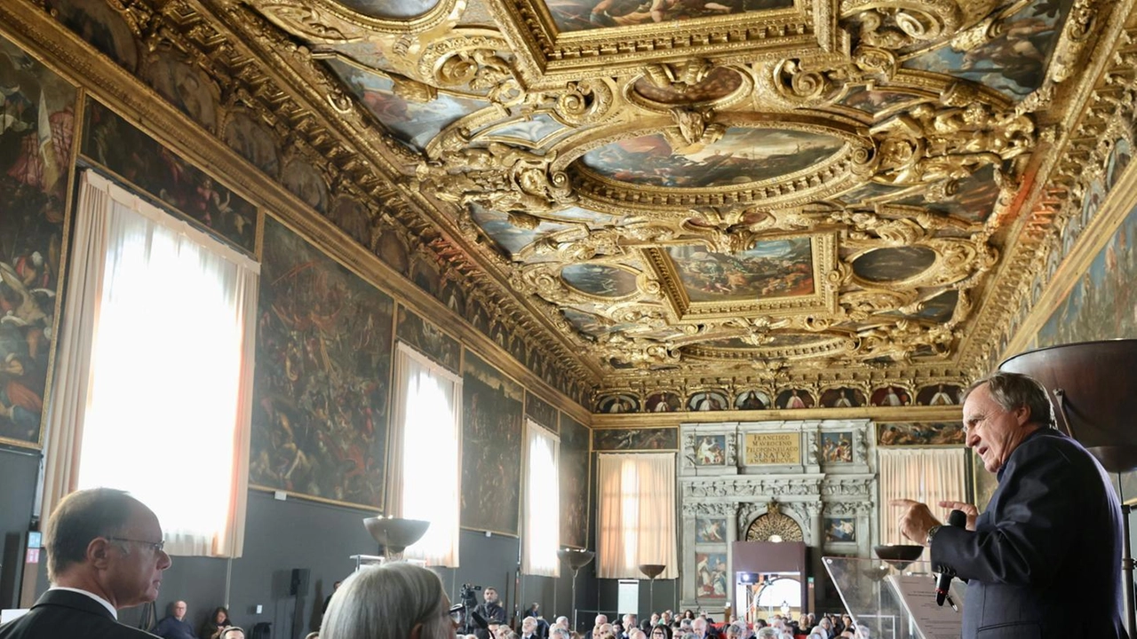 Un momento dell’evento «Il valore della bellezza. Dialoghi delle fabbricerie con il Paese» svoltosi o ieri a Venezia: apprezzato l’intervento di Andrea Maestrelli, in veste di presidente dell’associazione italiana fabbricerie Un momento dell’evento «Il valore della bellezza. Dialoghi delle fabbricerie con il Paese» svoltosi o ieri a Venezia: apprezzato l’intervento di Andrea Maestrelli, in veste di presidente dell’associazione italiana fabbricerie