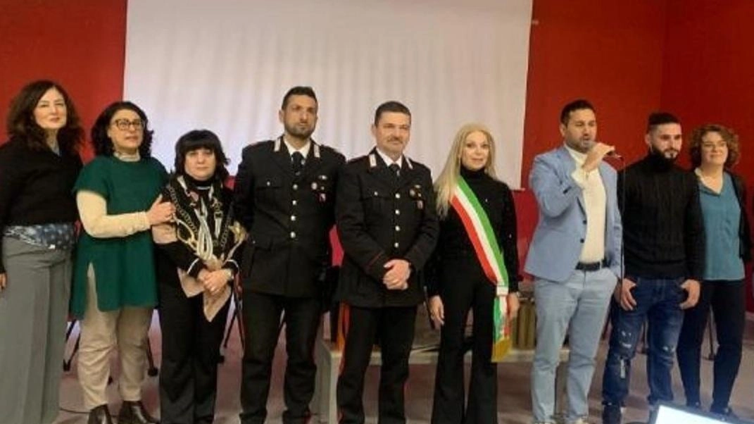 I partecipanti alla mattinata di incontro con gli alunni delle classi quinte delle Primarie e delle prime delle Secondarie nell’auditorium della scuola I partecipanti alla mattinata di incontro con gli alunni delle classi quinte delle Primarie e delle prime delle Secondarie nell’auditorium della scuola