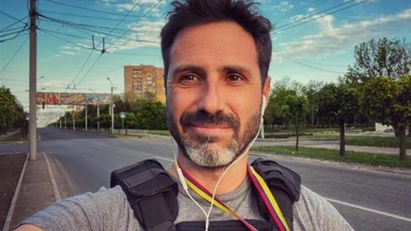 Tra gli ospiti di Pini da sfogliare Giammarco Sicuro, inviato speciale della redazione esteri della Rai e fotoreporter di guerra con due libri Tra gli ospiti di Pini da sfogliare Giammarco Sicuro, inviato speciale della redazione esteri della Rai e fotoreporter di guerra con due libri