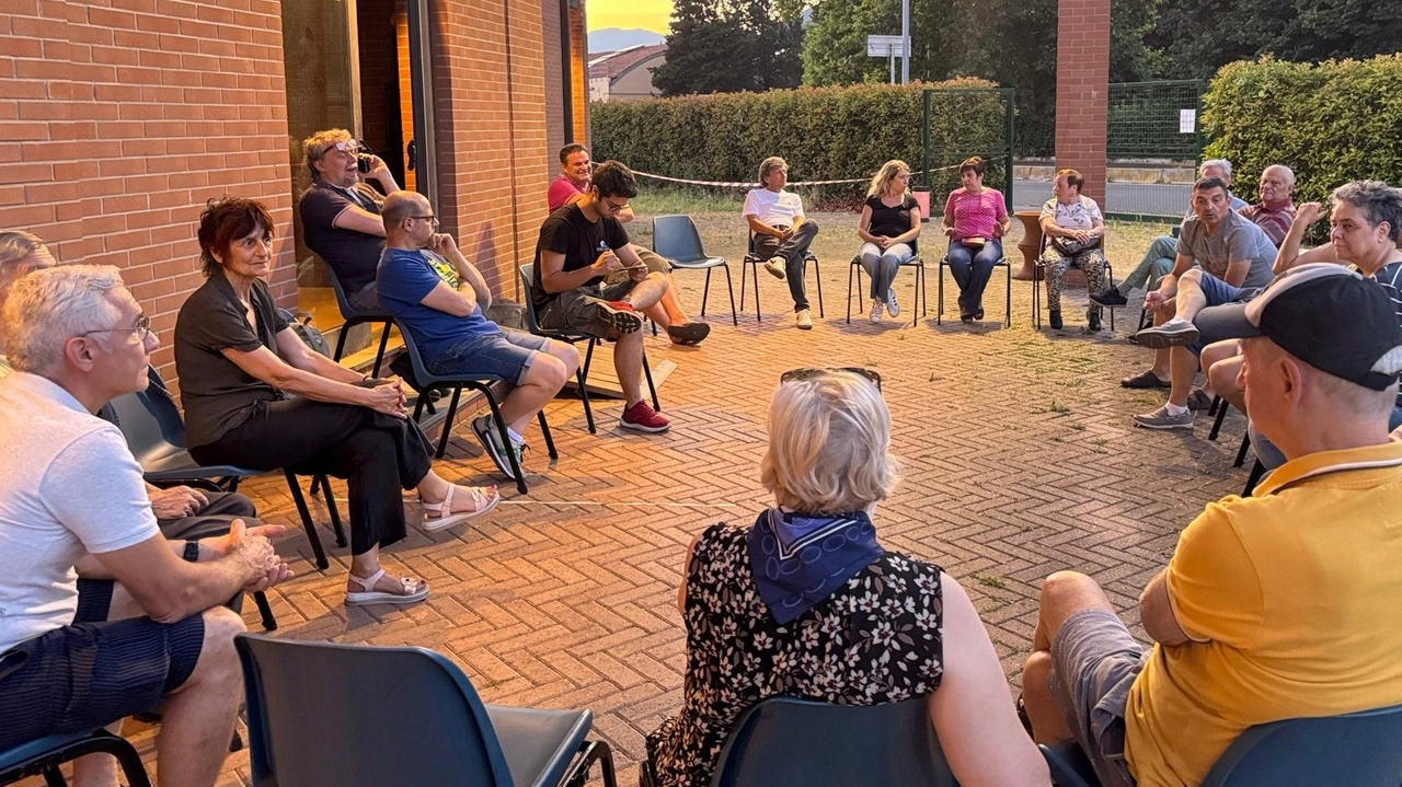 L’assemblea pubblica ha affrontato i problemi di sicurezza di via Liliana Rossi e del parcheggio fra via Tirso e via Liliana Rossi L’assemblea pubblica ha affrontato i problemi di sicurezza di via Liliana Rossi e del parcheggio fra via Tirso e via Liliana Rossi