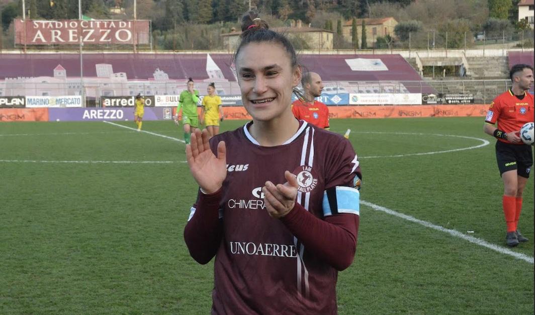 Acf Arezzo rinnova il capitano Costanza Razzolini Acf Arezzo rinnova il capitano Costanza Razzolini