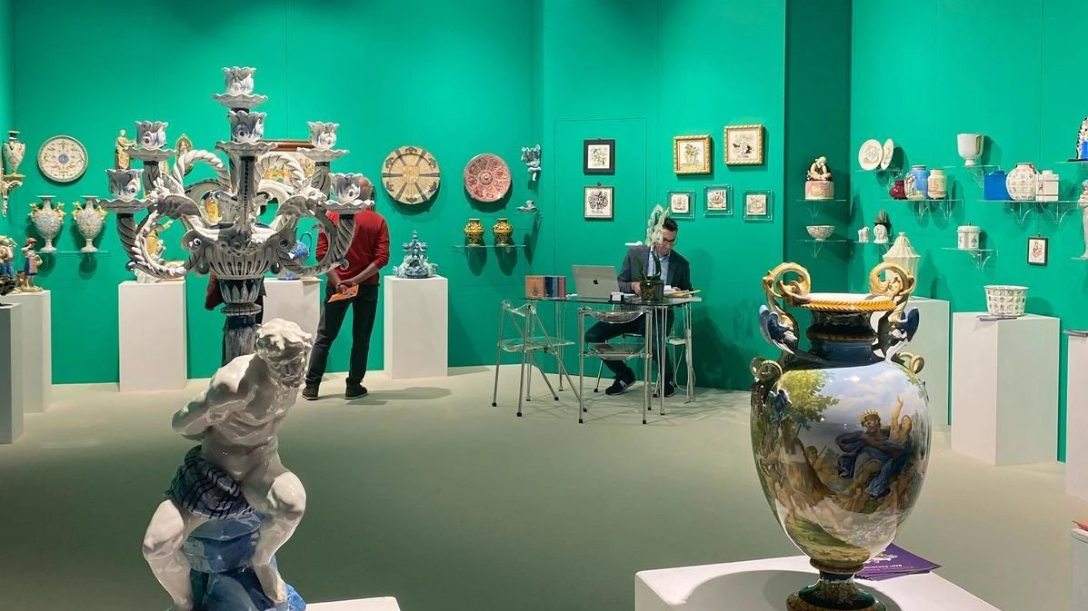Grande successo per l’edizione numero 50 di “Amab - Assisi Mostra Arte Antiquariato Bastia Umbra“, la più ampia rassegna d’arte... Grande successo per l’edizione numero 50 di “Amab - Assisi Mostra Arte Antiquariato Bastia Umbra“, la più ampia rassegna d’arte...