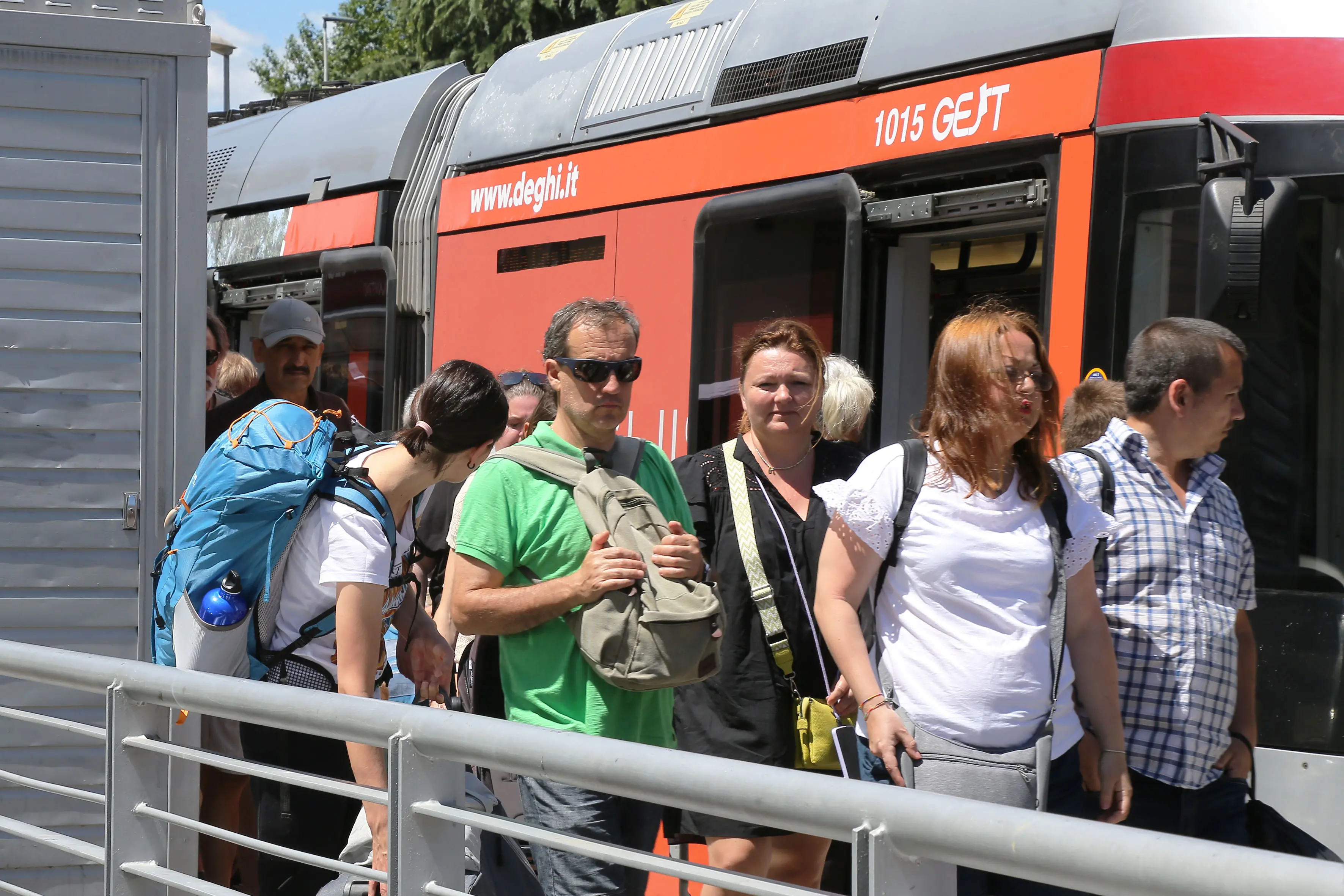 Lavori alla tramvia, il Comune alza la voce: “Aumentare il numero delle navette”