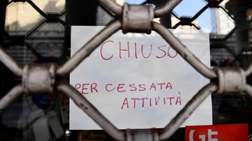 Chiudono i negozi di vicinato, l'allarme di Confcommercio: "Persa un'attività su quattro"