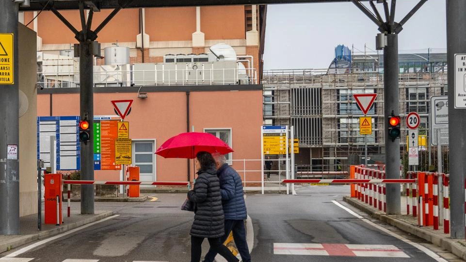 L’ospedale di Pisa è stato uno dei primi attivati, subito dopo l’esplosione a Calenzano. Intorno alle 11, Emiliano Braccini, ferito,... L’ospedale di Pisa è stato uno dei primi attivati, subito dopo l’esplosione a Calenzano. Intorno alle 11, Emiliano Braccini, ferito,...