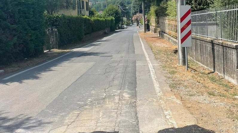 Viale San Gemignano con le buche ricoperte dopo la segnalazione Viale San Gemignano con le buche ricoperte dopo la segnalazione