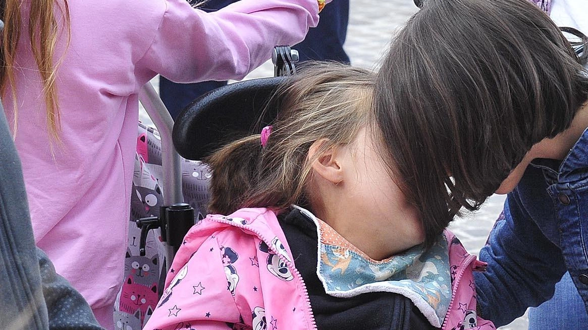Firmato a Paciano l’accordo tra Unione dei Comuni, Asl e dirigenti d’istituto "Dobbiamo lavorare con i genitori per la piena integrazione dei ragazzi". Firmato a Paciano l’accordo tra Unione dei Comuni, Asl e dirigenti d’istituto "Dobbiamo lavorare con i genitori per la piena integrazione dei ragazzi".