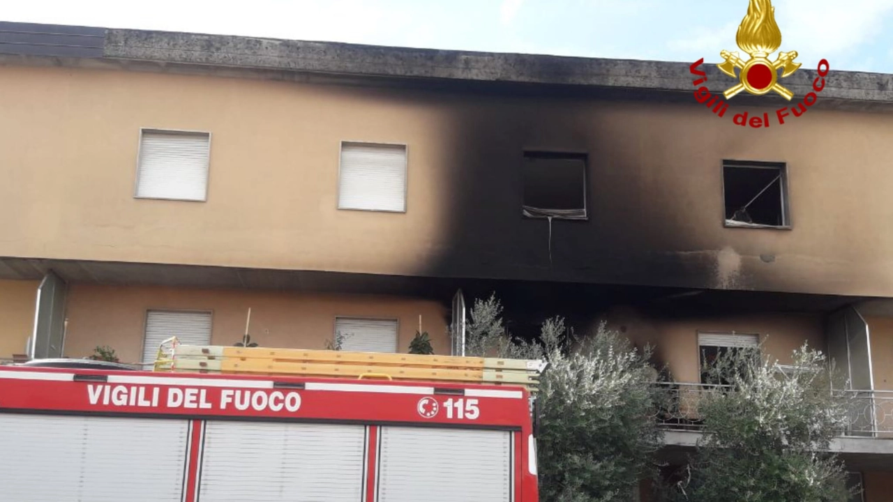 I vigili del fuoco intervenuti sul posto I vigili del fuoco intervenuti sul posto