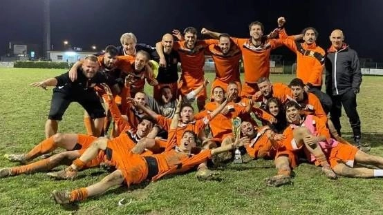 La Molinese vince la Coppa Amatori battendo in rimonta il San Gimignano con doppietta di De Bernardinis. La Molinese vince la Coppa Amatori battendo in rimonta il San Gimignano con doppietta di De Bernardinis.