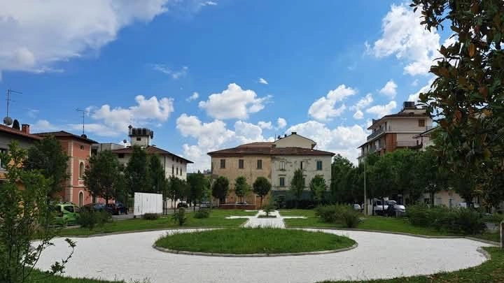 Il parco e la piazza della Rimembranza ora rinnovati: il Comune ha eseguito i primi lavori e ora affiderà la cura degli spazi verdi