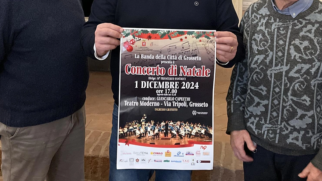 Da sinistra il presidente della Filarmonica Paolo Lecci, l’assessore alla Cultura Luca Agresti e Renato Chelli, uno dei quaranta componenti della «Banda» Da sinistra il presidente della Filarmonica Paolo Lecci, l’assessore alla Cultura Luca Agresti e Renato Chelli, uno dei quaranta componenti della «Banda»