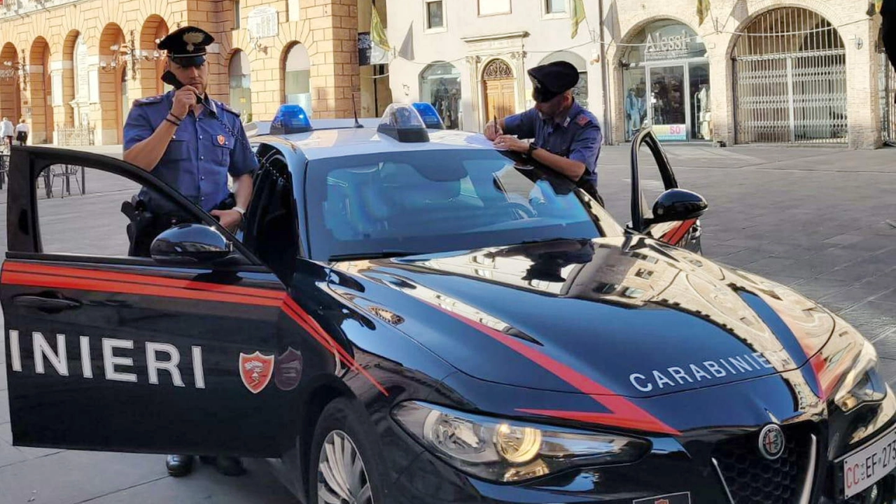 I carabinieri hanno denunciato l'uomo per stalking: da tempo perseguitava la ex moglie (Foto di repertorio) I carabinieri hanno denunciato l'uomo per stalking: da tempo perseguitava la ex moglie (Foto di repertorio)