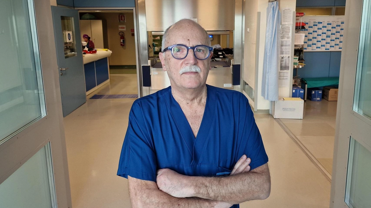 L’addio del chirurgo dopo quarant’anni e ottomila pazienti operati. Lascia il camice domani: "Ma continuerò con la libera professione. E poi sarò dentro la Lilt, come coordinatore del comitato scientifico". L’addio del chirurgo dopo quarant’anni e ottomila pazienti operati. Lascia il camice domani: "Ma continuerò con la libera professione. E poi sarò dentro la Lilt, come coordinatore del comitato scientifico".