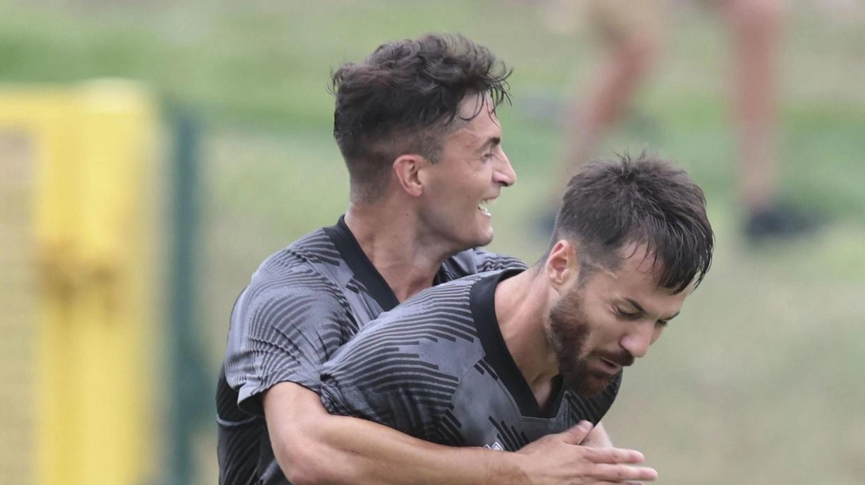 Bernardo Masini salta Siena-Montevarchi per infortunio muscolare. Fuori anche Carbé e Soumahoro, mentre Semprini è squalificato. Giannetti e Hagbe in dubbio. Probabile formazione con giovani in campo. Bernardo Masini salta Siena-Montevarchi per infortunio muscolare. Fuori anche Carbé e Soumahoro, mentre Semprini è squalificato. Giannetti e Hagbe in dubbio. Probabile formazione con giovani in campo.