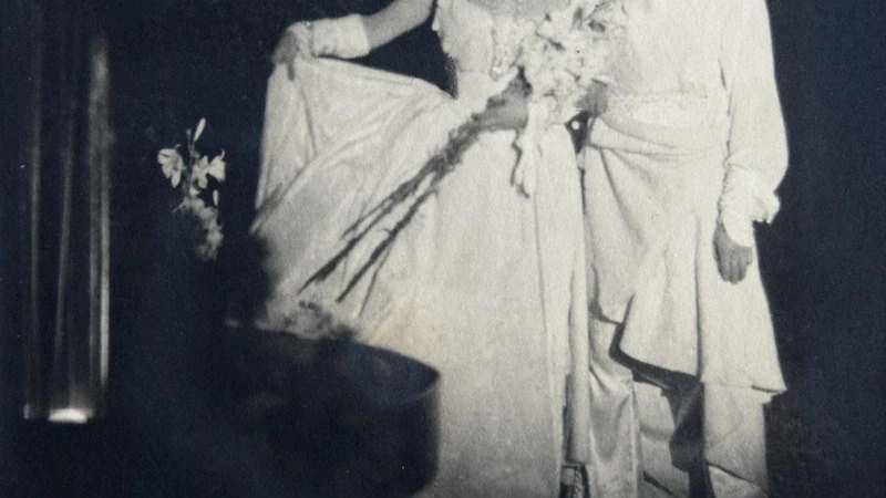Mimì e la Parigi degli ‘Anni folli’. La donna alla quale è ispirata l’ultima collezione di Dior è protagonista dell’appuntamento...