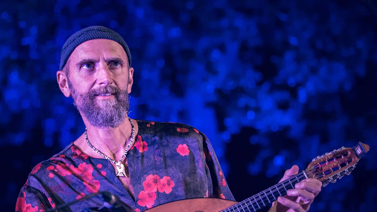 Carlo Aonzo, insieme a Carla Senese, farà risuonare note di mandolino per il concerto che ha per protagonista il Quartetto Italiano a Pizzico Carlo Aonzo, insieme a Carla Senese, farà risuonare note di mandolino per il concerto che ha per protagonista il Quartetto Italiano a Pizzico