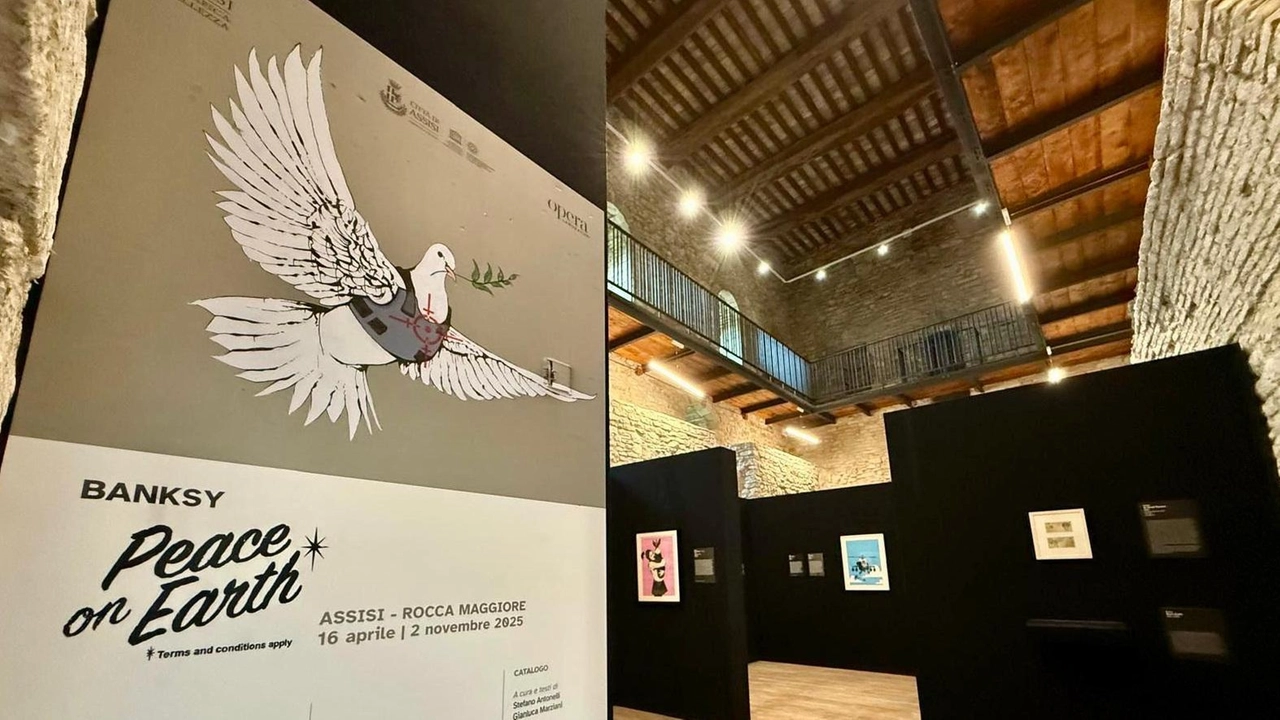 “Peace on Earth” propone fino al 2 novembre cento opere originali del rivoluzionario artista simbolo della street art contemporanea “Peace on Earth” propone fino al 2 novembre cento opere originali del rivoluzionario artista simbolo della street art contemporanea