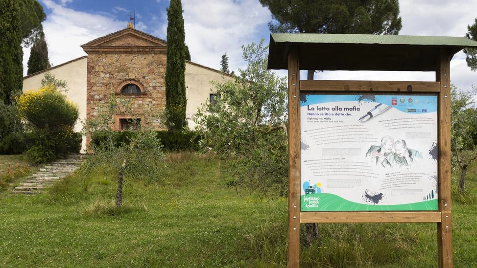 Il presidente della Regione illustra politiche e risultati per le aree agricole. Percorsi turistici, tutela dei borghi antichi, delle produzioni e dei prodotti. "Una grande opportunità per mettere in pratica il cambiamento". Il presidente della Regione illustra politiche e risultati per le aree agricole. Percorsi turistici, tutela dei borghi antichi, delle produzioni e dei prodotti. "Una grande opportunità per mettere in pratica il cambiamento".