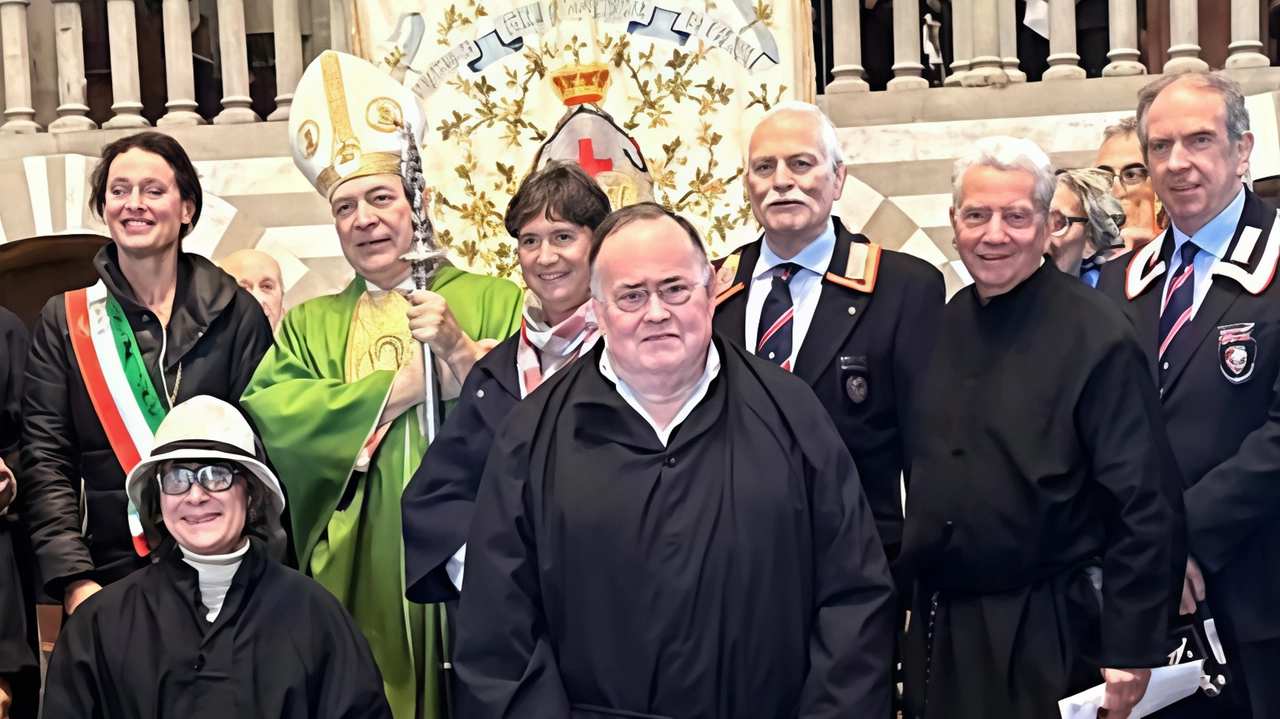 Celebrazione emozionante a Fiesole per San Carlo Borromeo: benedizioni, pranzo sociale e omaggio a Simone Torrini con l'ambulanza dedicata. Presenza istituzionale e partecipazione numerosa. Celebrazione emozionante a Fiesole per San Carlo Borromeo: benedizioni, pranzo sociale e omaggio a Simone Torrini con l'ambulanza dedicata. Presenza istituzionale e partecipazione numerosa.