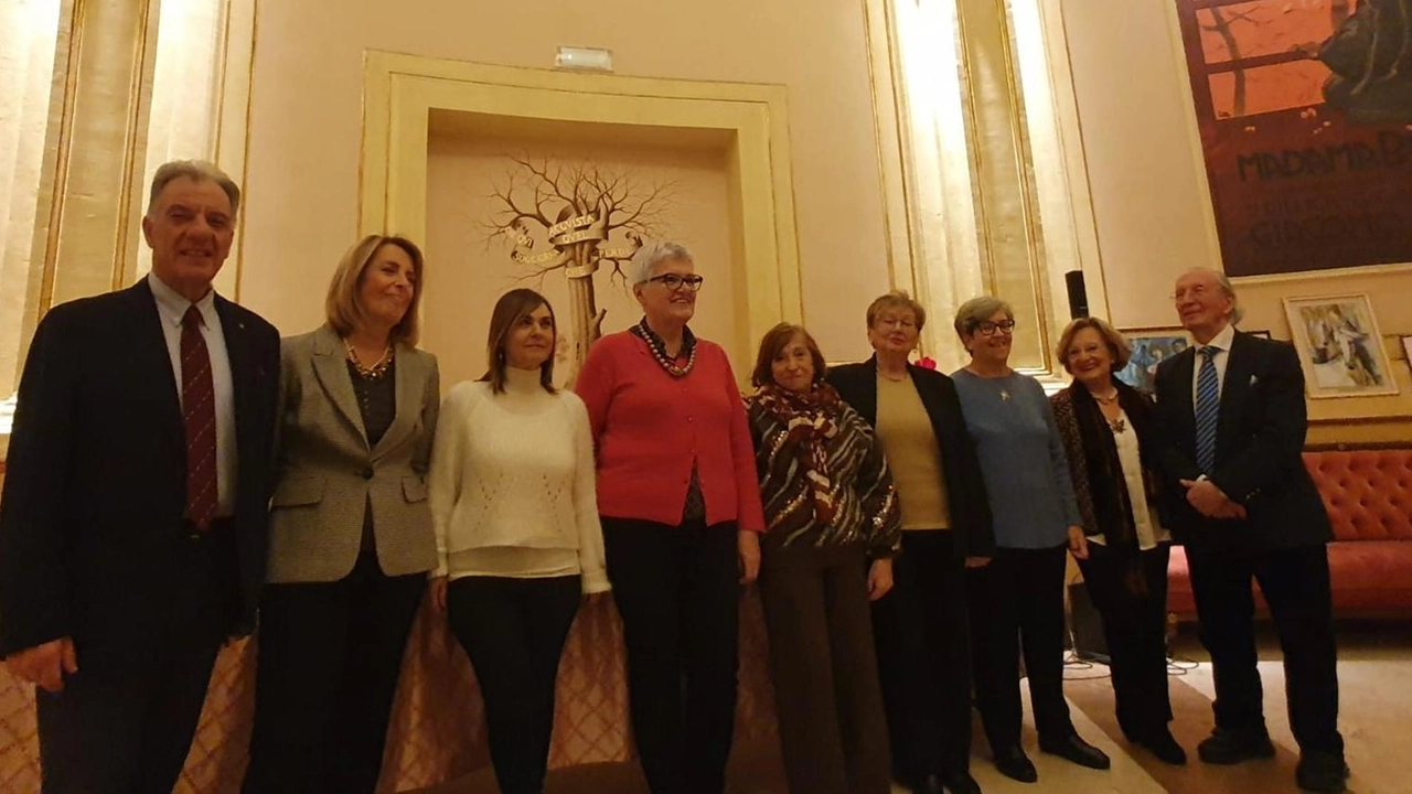 Il pranzo conviviale Il pranzo conviviale