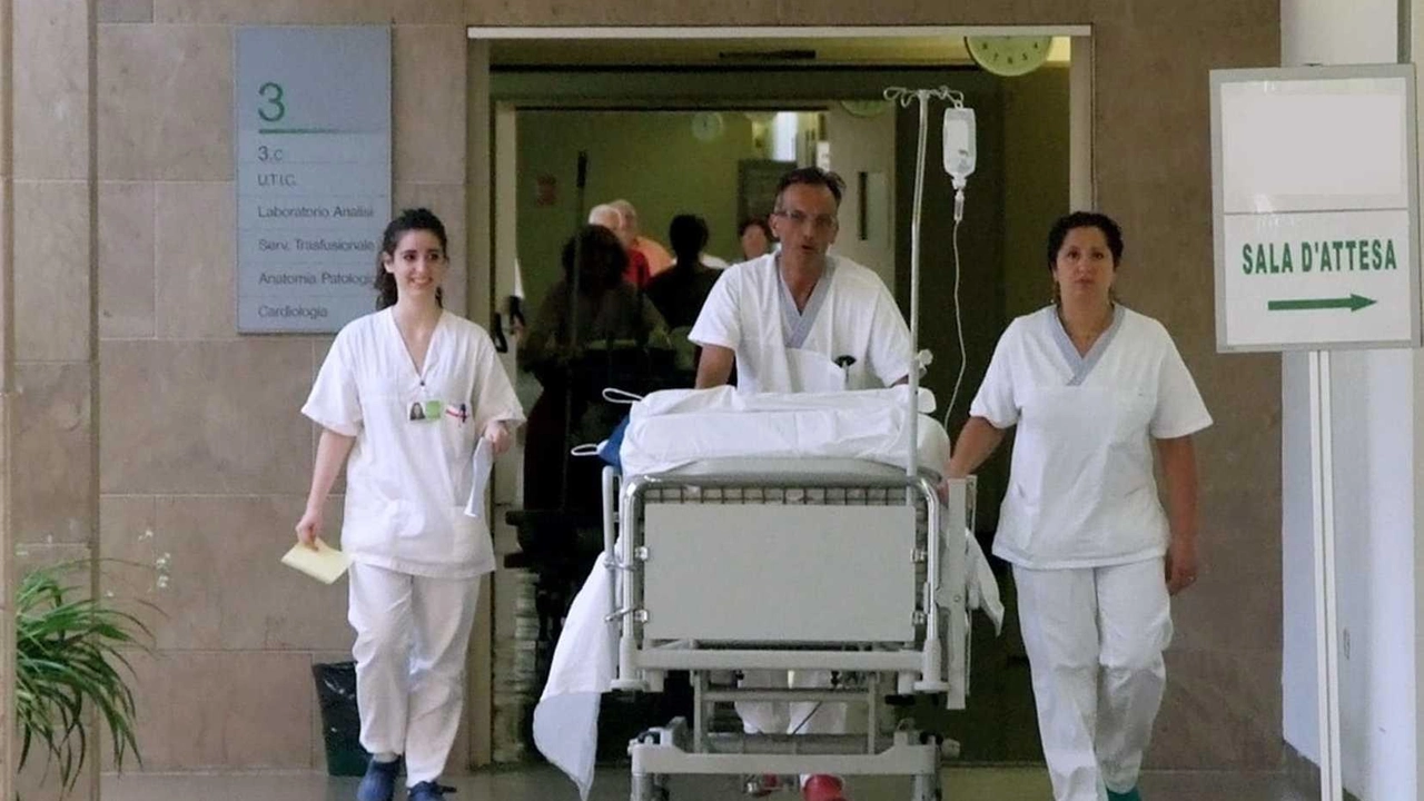 Per le ustioni riportate l’uomo sarà costretto ad una riabilitazione non certo breve Per le ustioni riportate l’uomo sarà costretto ad una riabilitazione non certo breve
