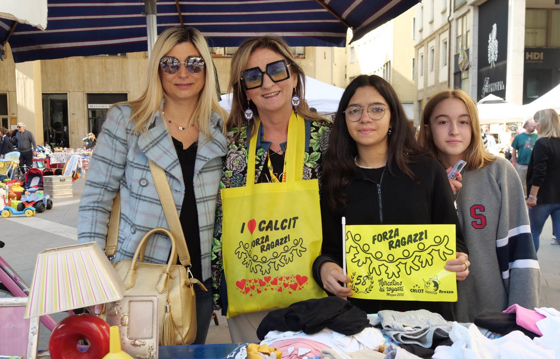 Calcit, ricomincia la festa. La domenica dei 250 banchi