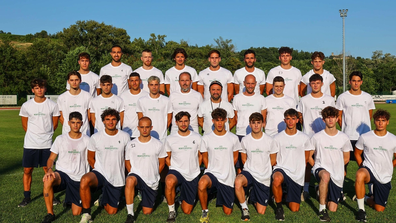 Il tecnico aggiunge: "Mi aspetto un gruppo coeso e motivato che gioca fino in fondo ogni partita" Il tecnico aggiunge: "Mi aspetto un gruppo coeso e motivato che gioca fino in fondo ogni partita"