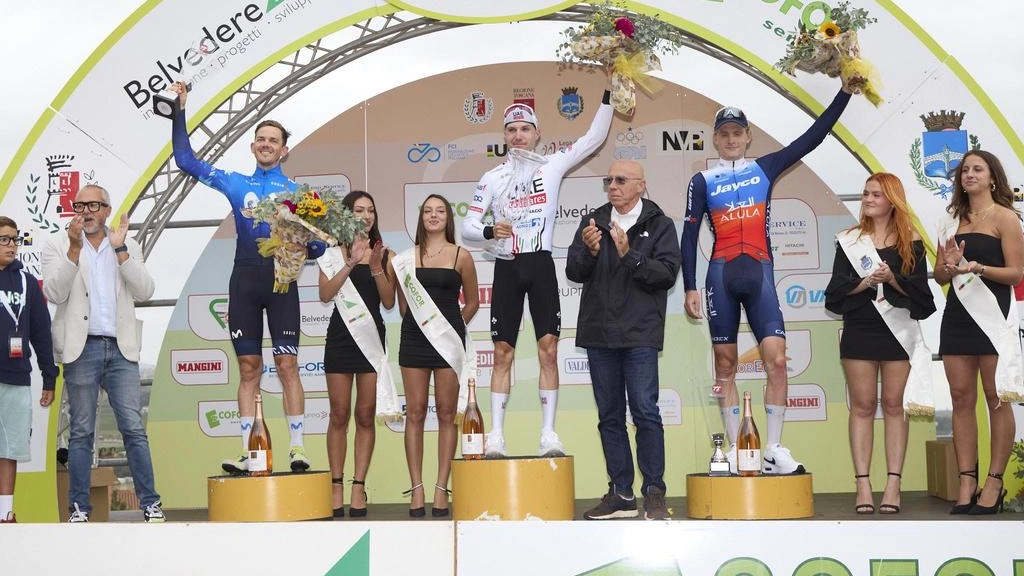 Si conclude con successo la due giorni dedicata al grande ciclismo "Una gara che i cittadini amano, che ha una splendida storia". Si conclude con successo la due giorni dedicata al grande ciclismo "Una gara che i cittadini amano, che ha una splendida storia".