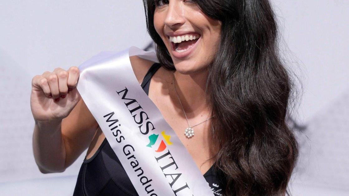 Miss Italia, il sogno di Giulia. Passa alle semifinali nazionali con la fascia Granducato Toscana Miss Italia, il sogno di Giulia. Passa alle semifinali nazionali con la fascia Granducato Toscana