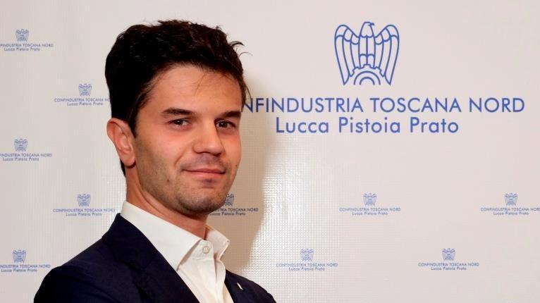 Giagnoni (Ctn), 27 anni e direttore generale della Fartex, fa un richiamo alla mancanza di una cultura industriale, partendo dall’indagine di Pratofutura "Troppi pochi giovani e il 25% dei dirigenti aziendali non ha un diploma". Giagnoni (Ctn), 27 anni e direttore generale della Fartex, fa un richiamo alla mancanza di una cultura industriale, partendo dall’indagine di Pratofutura "Troppi pochi giovani e il 25% dei dirigenti aziendali non ha un diploma".