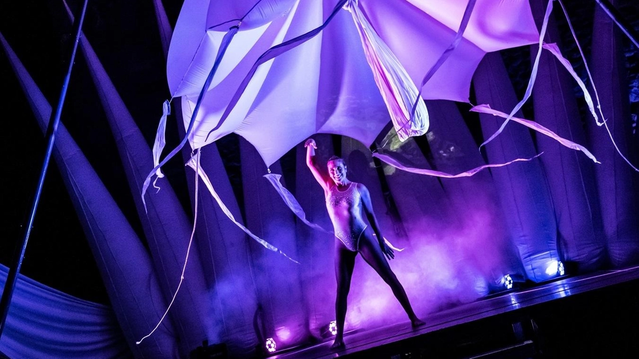 La celeberrima compagnia di nouveau cirque in scena domani e sabato ad Assisi con “Éveil” tra acrobazie e atmosfere oniriche La celeberrima compagnia di nouveau cirque in scena domani e sabato ad Assisi con “Éveil” tra acrobazie e atmosfere oniriche