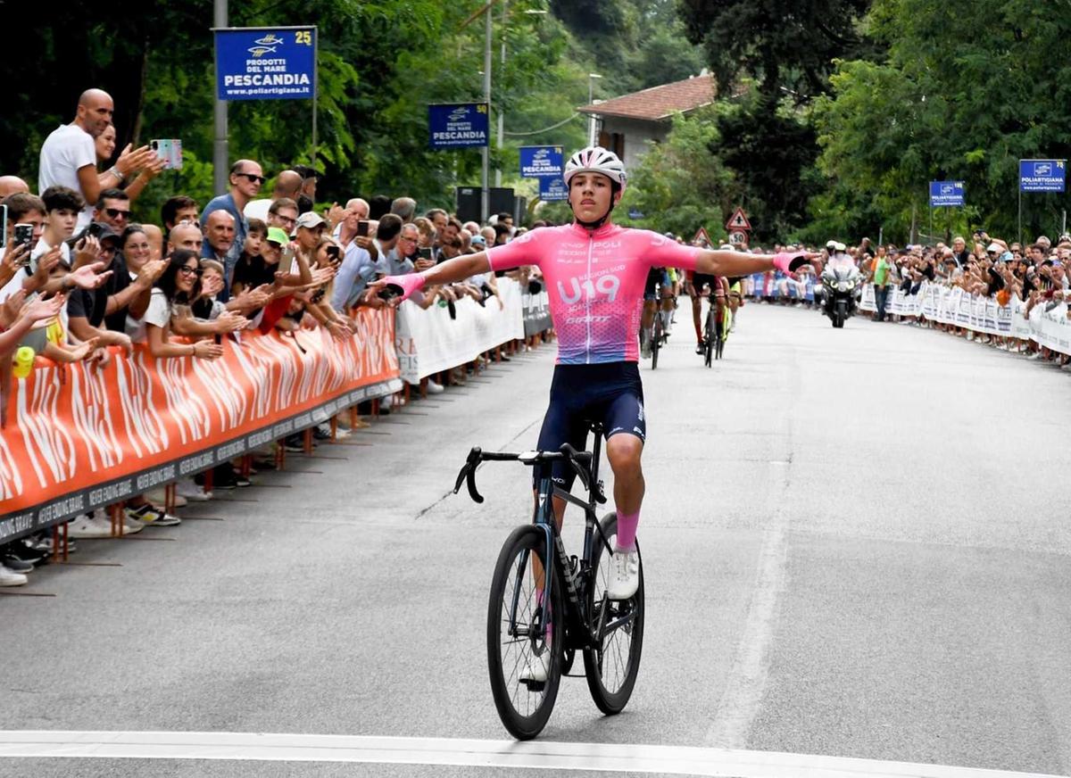 pedersoli imprendibile trionfo a 42 di media