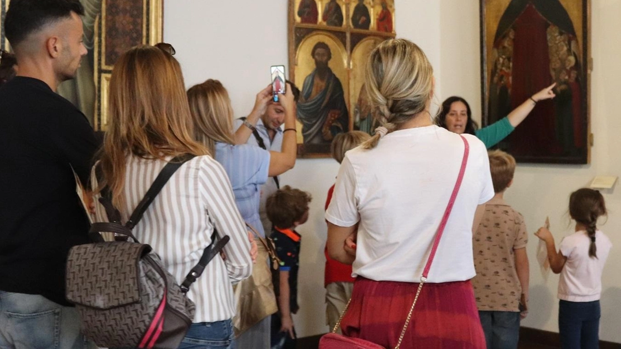 Un allestimento tutto speciale per le feste, alla Pinacoteca di Siena. Durante il periodo natalizio sarà possibile visitare, all’interno museo,... Un allestimento tutto speciale per le feste, alla Pinacoteca di Siena. Durante il periodo natalizio sarà possibile visitare, all’interno museo,...