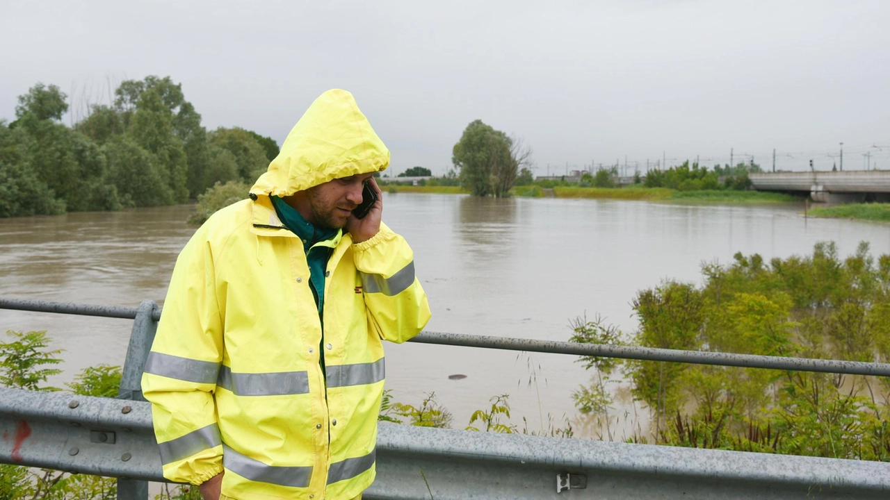 Cedimento del terreno sulla Fondovalle ma nessuna criticità. Anche oggi perturbazioni in provincia, attivato il Centro operativo. Bologna e la Romagna zone ’rosse’. La Regione invita alla prudenza. Cedimento del terreno sulla Fondovalle ma nessuna criticità. Anche oggi perturbazioni in provincia, attivato il Centro operativo. Bologna e la Romagna zone ’rosse’. La Regione invita alla prudenza.