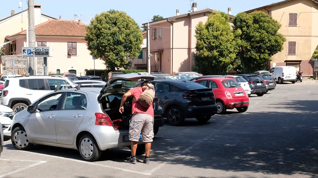 Multe e confusione sulla gestione dei parcheggi di Bocca di Magra - nella foto parcheggio Santa Croce Multe e confusione sulla gestione dei parcheggi di Bocca di Magra - nella foto parcheggio Santa Croce