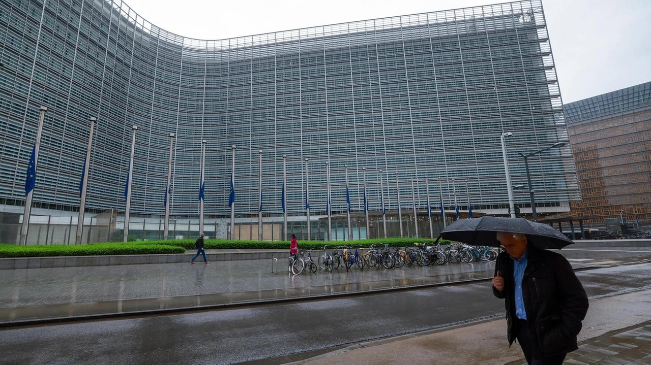Ft, 'Ue accelera sull'euro digitale dopo Usa su stablecoin'