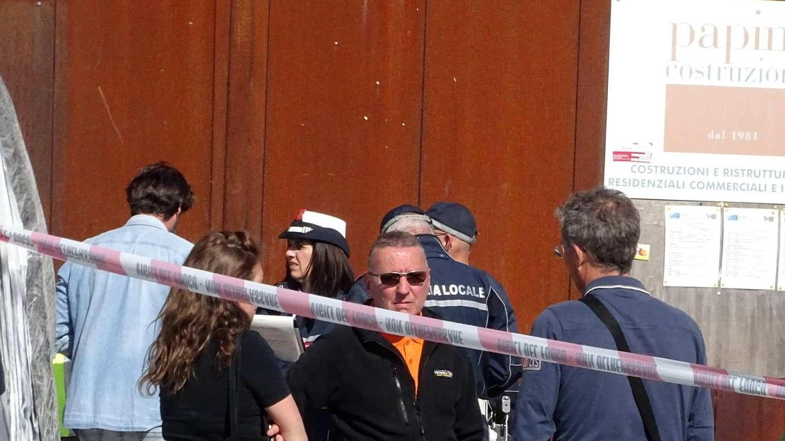 Il sopralluogo dopo la tragedia a Lido di Camaiore (. Foto Umicini