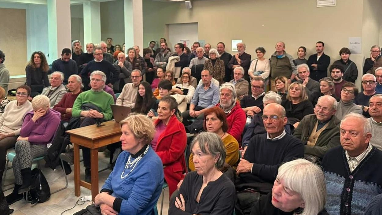 I colligiani non sono affatto convinti dal progetto del ‘tubone’ e nonostante la recente sentenza sono pronti a dare battaglia per evitare la realizzazione I colligiani non sono affatto convinti dal progetto del ‘tubone’ e nonostante la recente sentenza sono pronti a dare battaglia per evitare la realizzazione