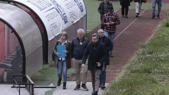 L’assessore allo sport Lorenzo Lorè durante uno dei sopralluoghi al palazzetto di viale Sclavo L’assessore allo sport Lorenzo Lorè durante uno dei sopralluoghi al palazzetto di viale Sclavo