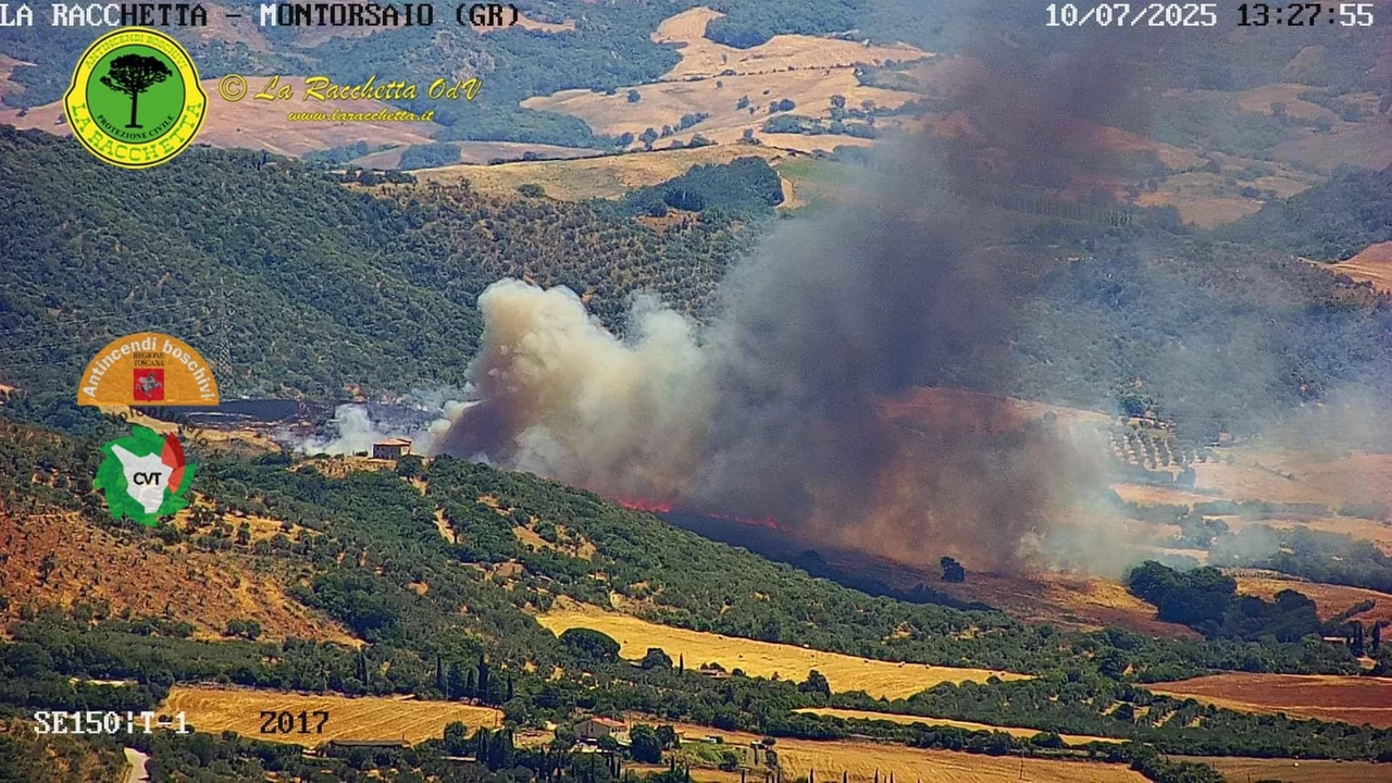 L'incendio nel territorio di Cinigiano
