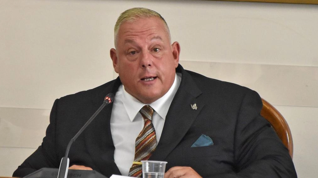 Il sindaco Antofrancesco Vivarelli Colonna interviene sul problema miasmi in città Il sindaco Antofrancesco Vivarelli Colonna interviene sul problema miasmi in città