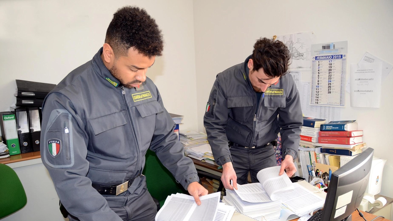 L’operazione delle Fiamme Gialle spezzine ha chiuso una lunga indagine L’operazione delle Fiamme Gialle spezzine ha chiuso una lunga indagine