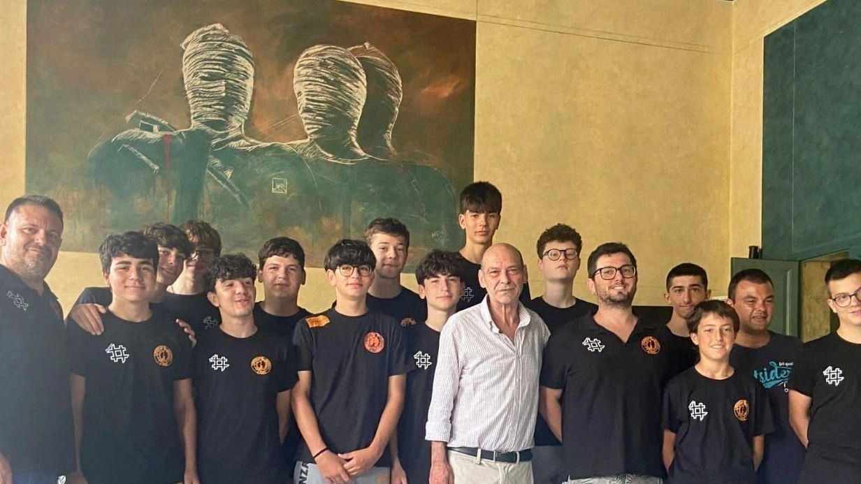 Dopo aver dominato la stagione, gli Under 15 del Versilia Basket 2002 Pietrasanta sono stati accolti nella sala del consiglio... Dopo aver dominato la stagione, gli Under 15 del Versilia Basket 2002 Pietrasanta sono stati accolti nella sala del consiglio...