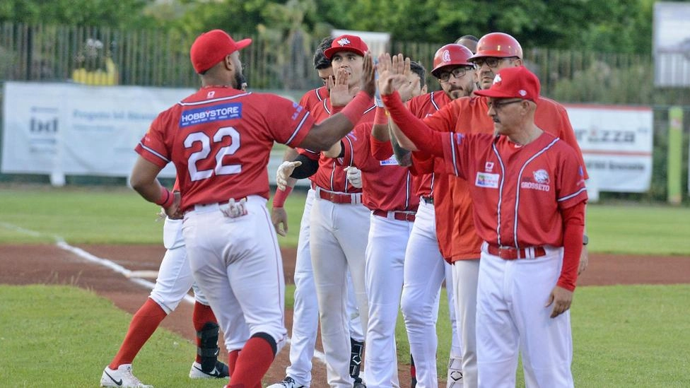Il Bbc Grosseto pareggia la serie battendo il Bsc Big Mat 3-1 grazie ai lanci di Garbella, Giulianelli e Robles. Il Bbc Grosseto pareggia la serie battendo il Bsc Big Mat 3-1 grazie ai lanci di Garbella, Giulianelli e Robles.