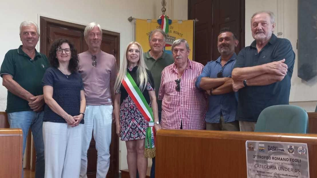 La presentazione del terzo Trofeo Romano Fogli in Comune a Santa Maria a Monte La presentazione del terzo Trofeo Romano Fogli in Comune a Santa Maria a Monte