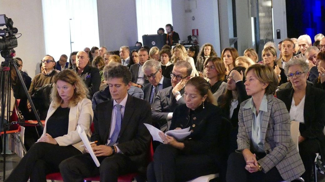 Il presidente Macrì: "Necessario regolare il teleselling; noi non usiamo più questo canale di vendita" Il presidente Macrì: "Necessario regolare il teleselling; noi non usiamo più questo canale di vendita"