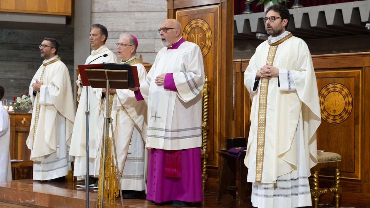 Il vescovo Tardelli ha ordinato Don Francesco in S. Maria Assunta Il vescovo Tardelli ha ordinato Don Francesco in S. Maria Assunta