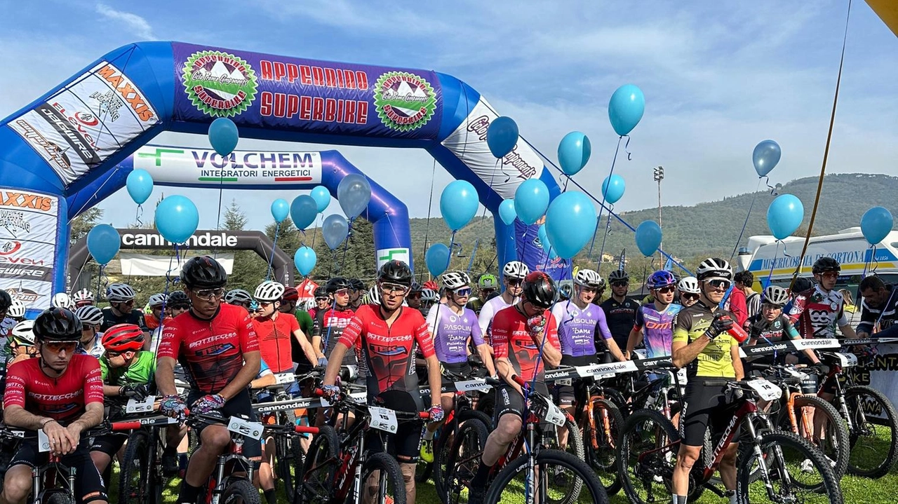 Cortona sarà di scena la bicicletta con la «Gran fondo del Syrah», mentre a Castiglion Fiorentino l’appuntamento è in sella alla moto per il Campionato Italiano Regolarità Gruppo 5. Attesi alla «Gran fondo del Syrah» 500 iscritti