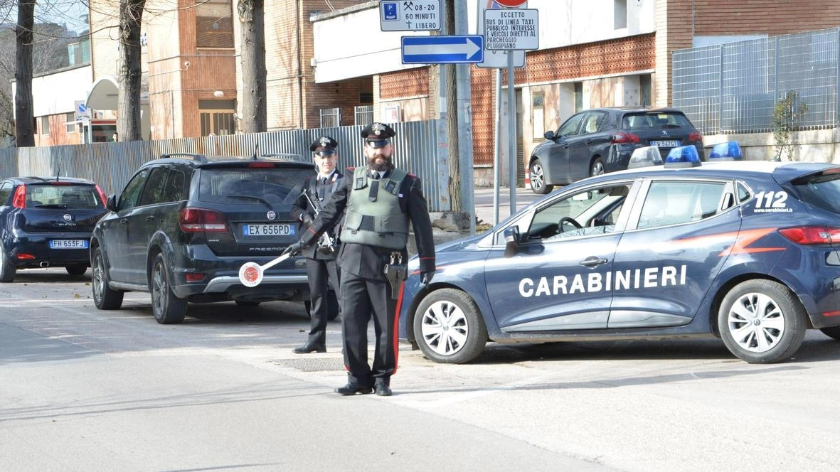 L’impegno dei carabinieri per garantire la sicurezza L’impegno dei carabinieri per garantire la sicurezza