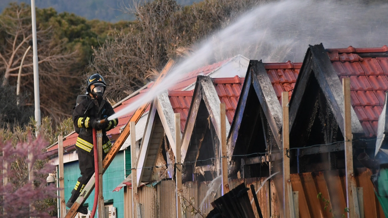 Incendio bagno Marino, il conto all’ex gestore. ‘Sono rovinato, non ho più un euro’